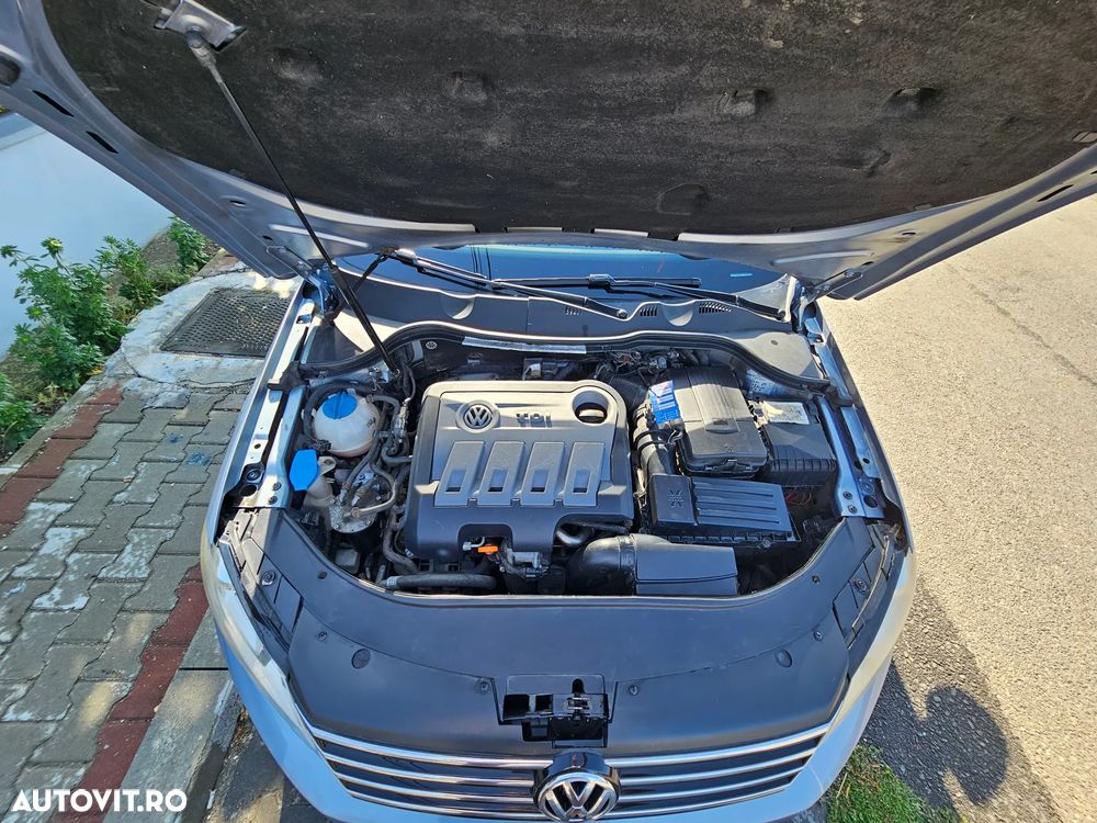 Volkswagen Passat 2.0 TDI Blue TDI Highline - 10
