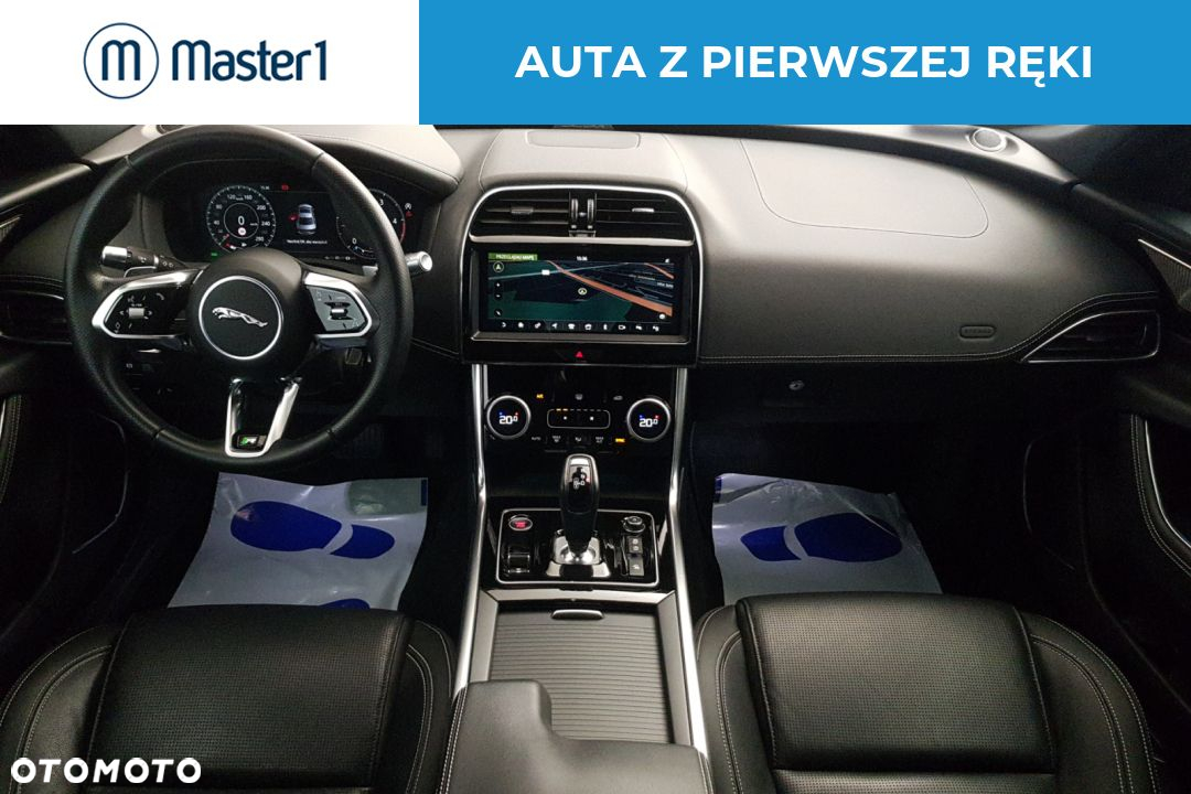 Jaguar XE 2.0 D180 AWD R-Dynamic SE - 9