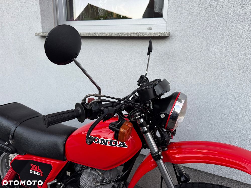 Honda XL - 25