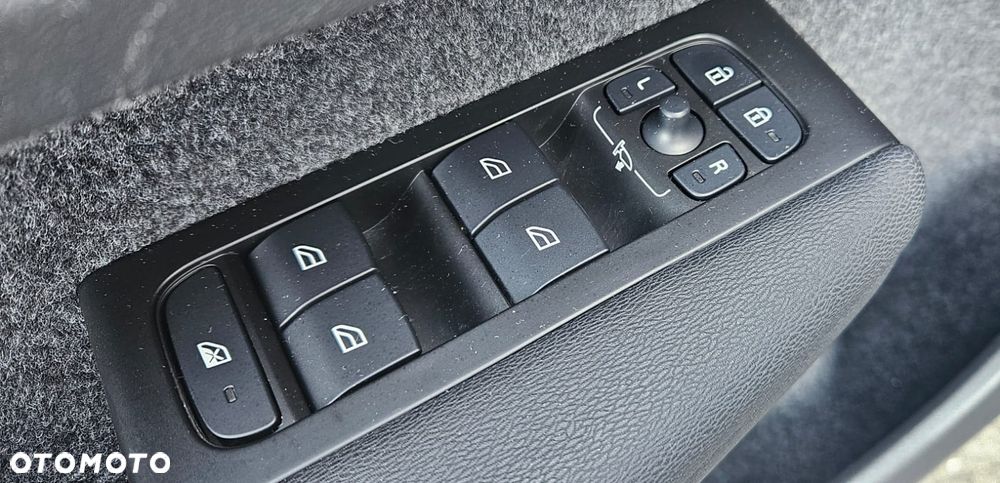 Volvo XC 40 T3 Momentum Pro - 23