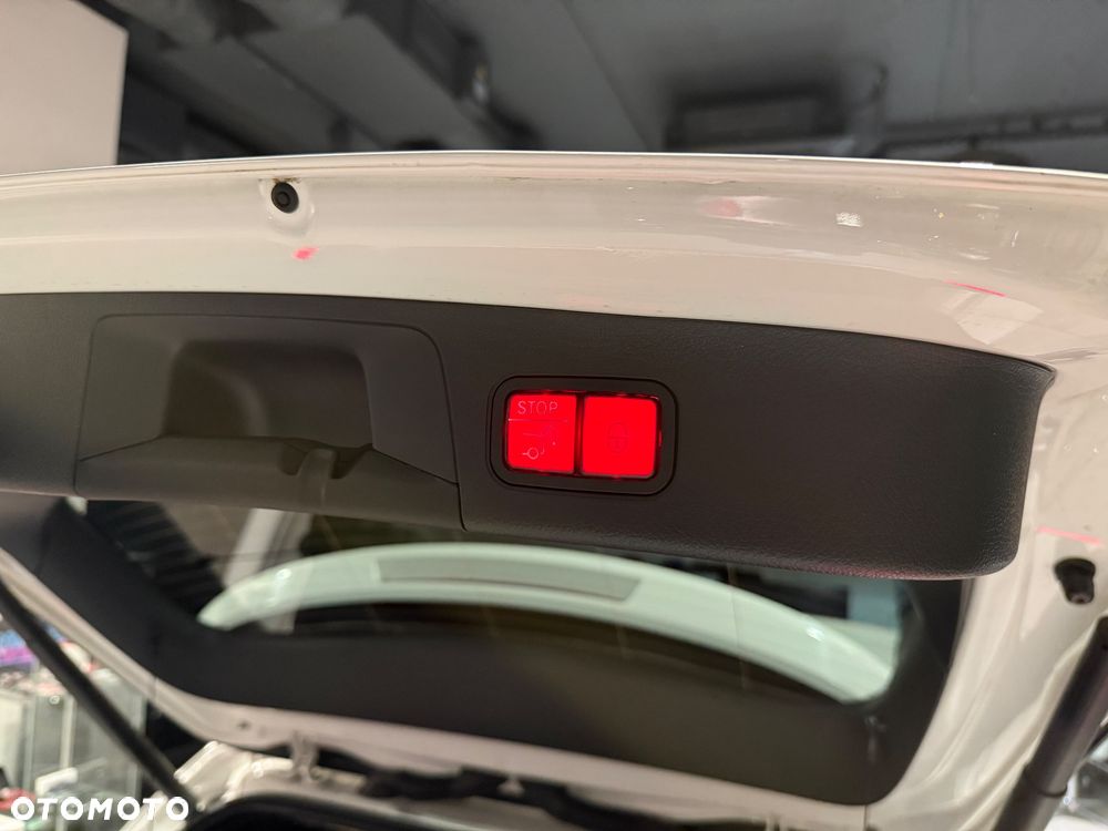 Mercedes-Benz GLA 200 d AMG Line - 28