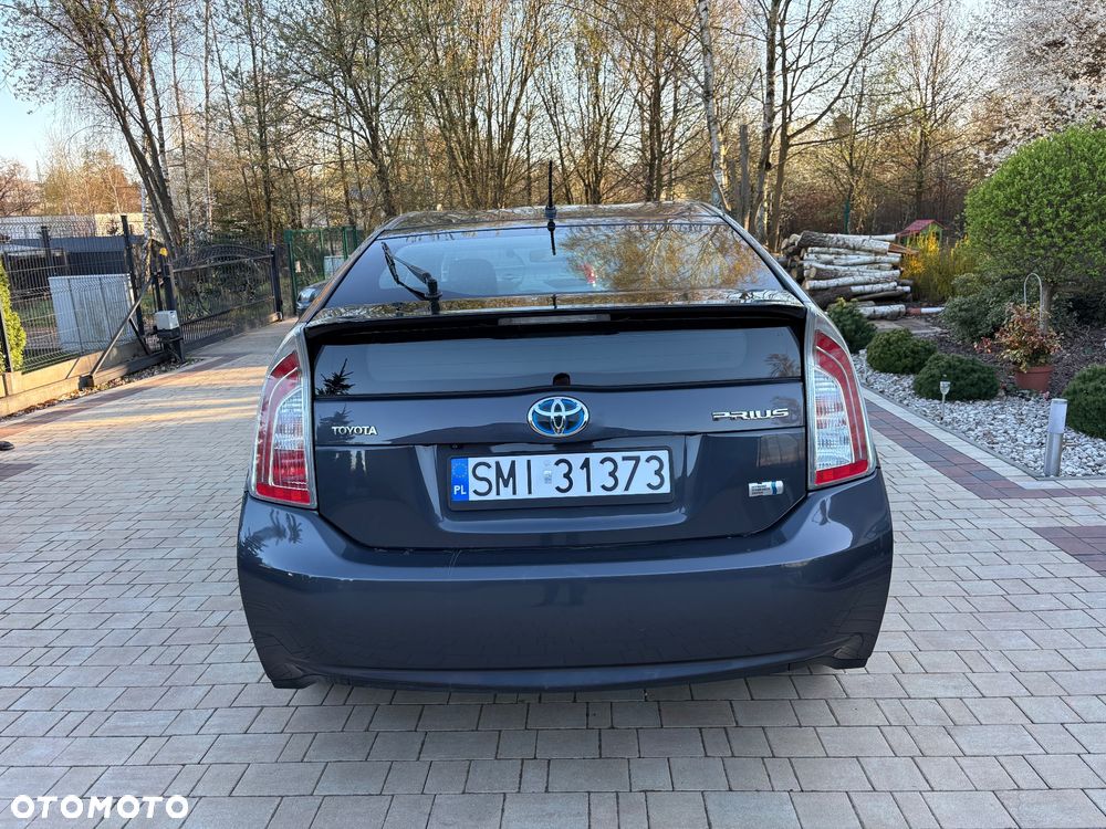 Toyota Prius (Hybrid) - 2