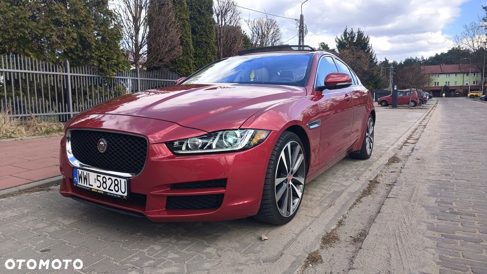 Jaguar XE 25t Prestige - 1