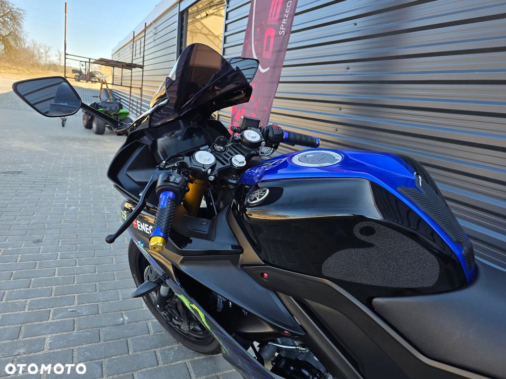 Yamaha YZF - 9