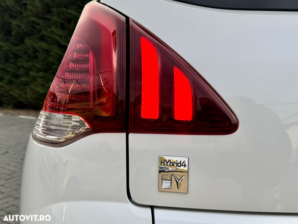 Peugeot 3008 Hybrid4 - 33