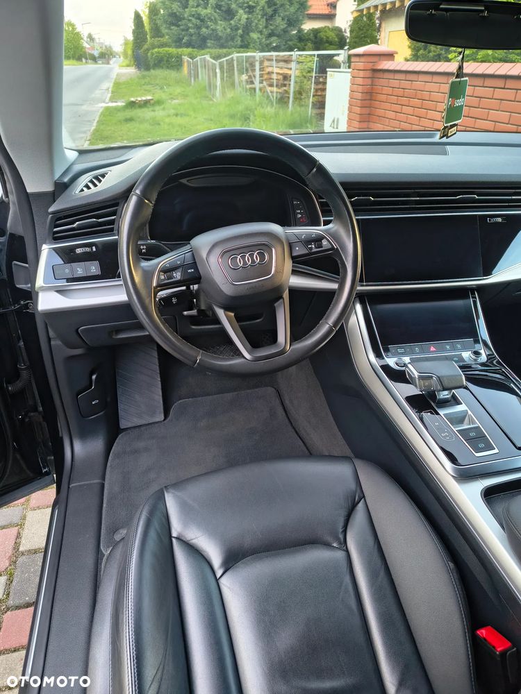 Audi Q8 - 8