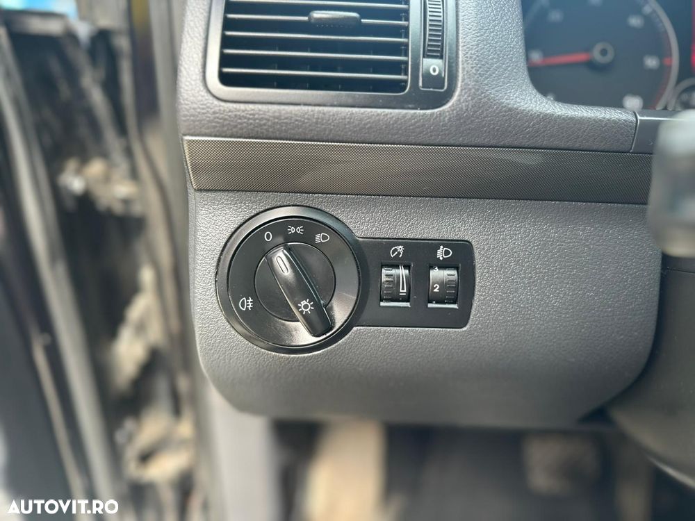 Volkswagen Touran 1.9TDI Highline DSG - 21