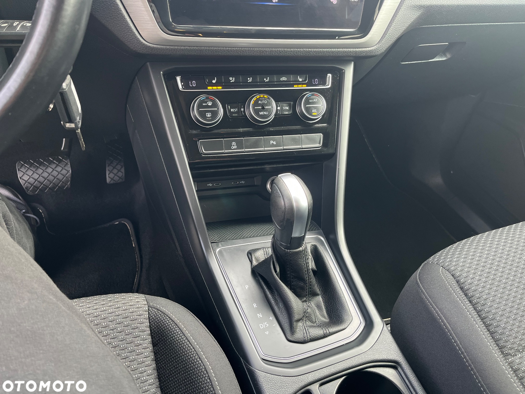 Volkswagen Touran 2.0 TDI SCR DSG Comfortline - 21