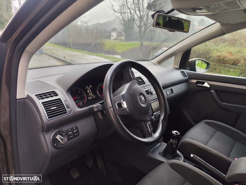 VW Touran 1.6 TDI DPF BlueMotion Highline - 17