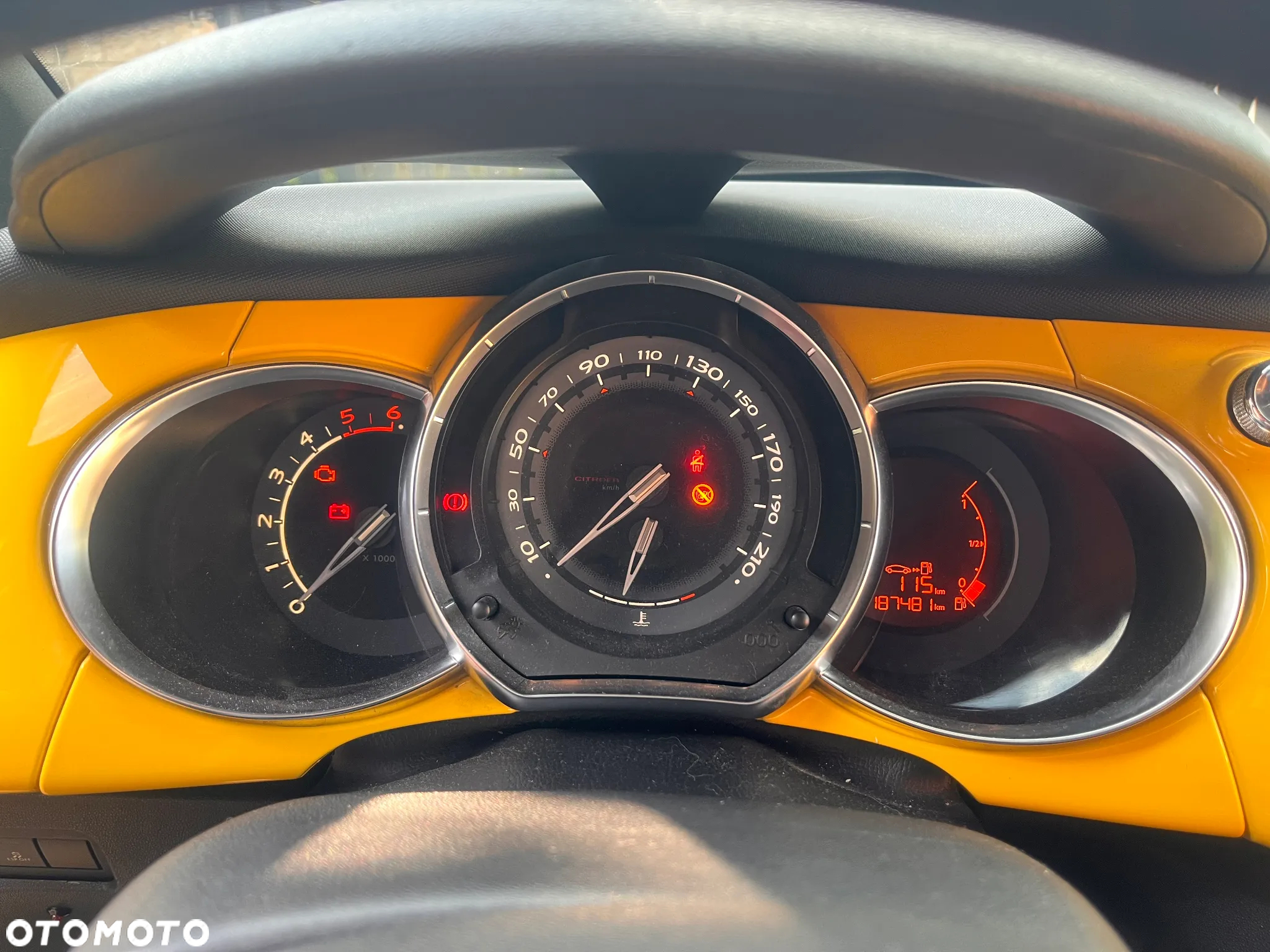 Citroën DS3 1.6 HDi SportChic - 8