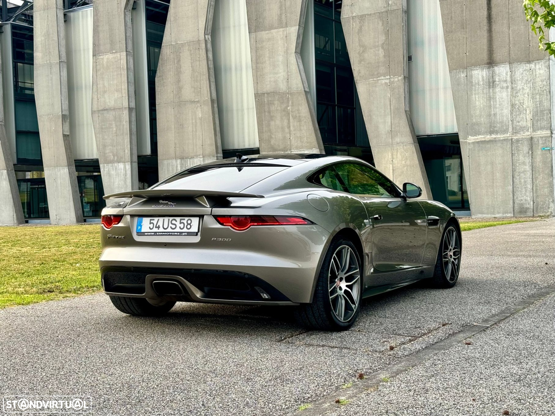 Jaguar F-Type 2.0 i4 R-Dynamic - 19
