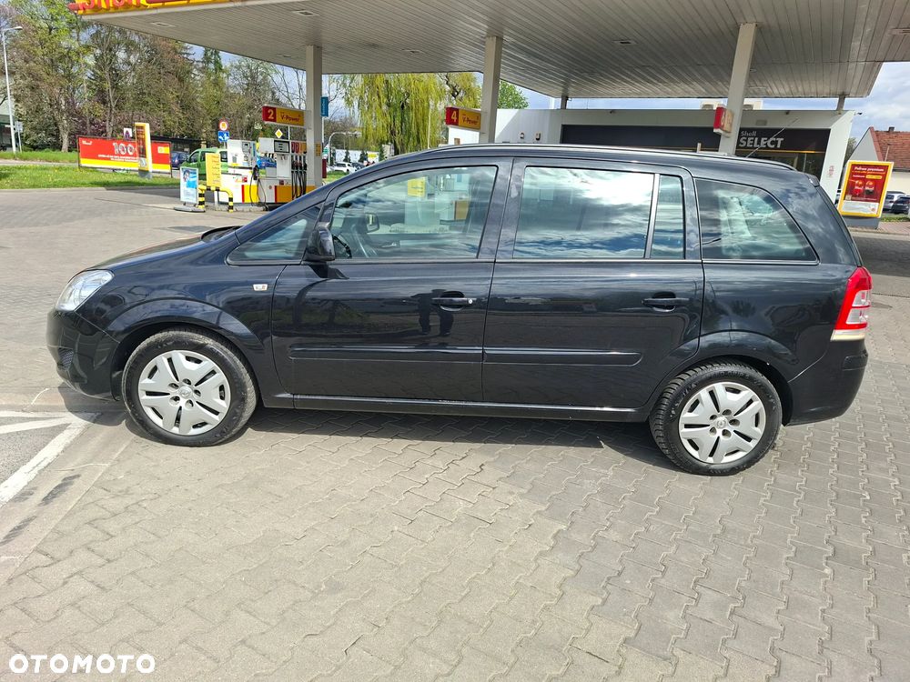 Opel Zafira - 10