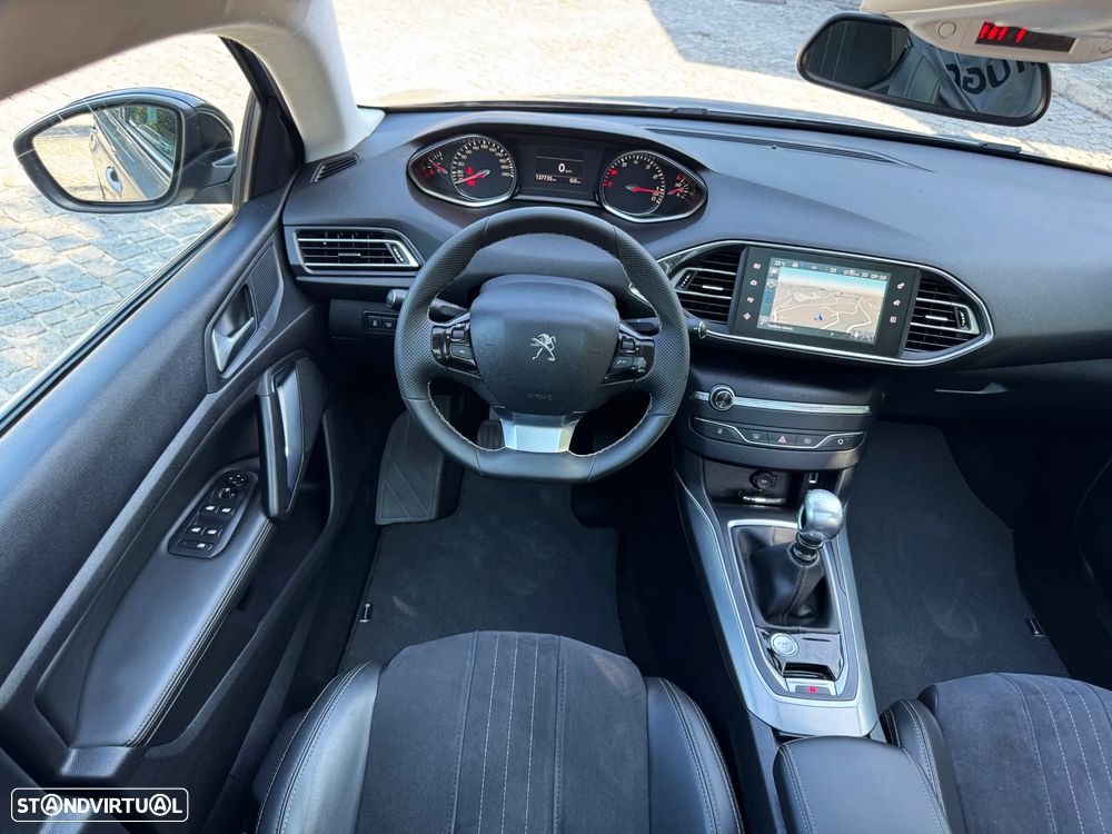 Peugeot 308 1.2 PureTech Allure Full LED - 17