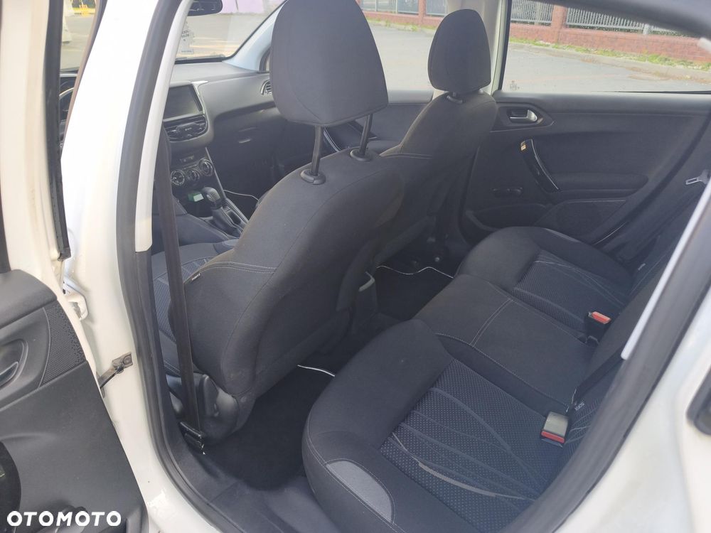 Peugeot 208 1.2 PureTech Active - 10