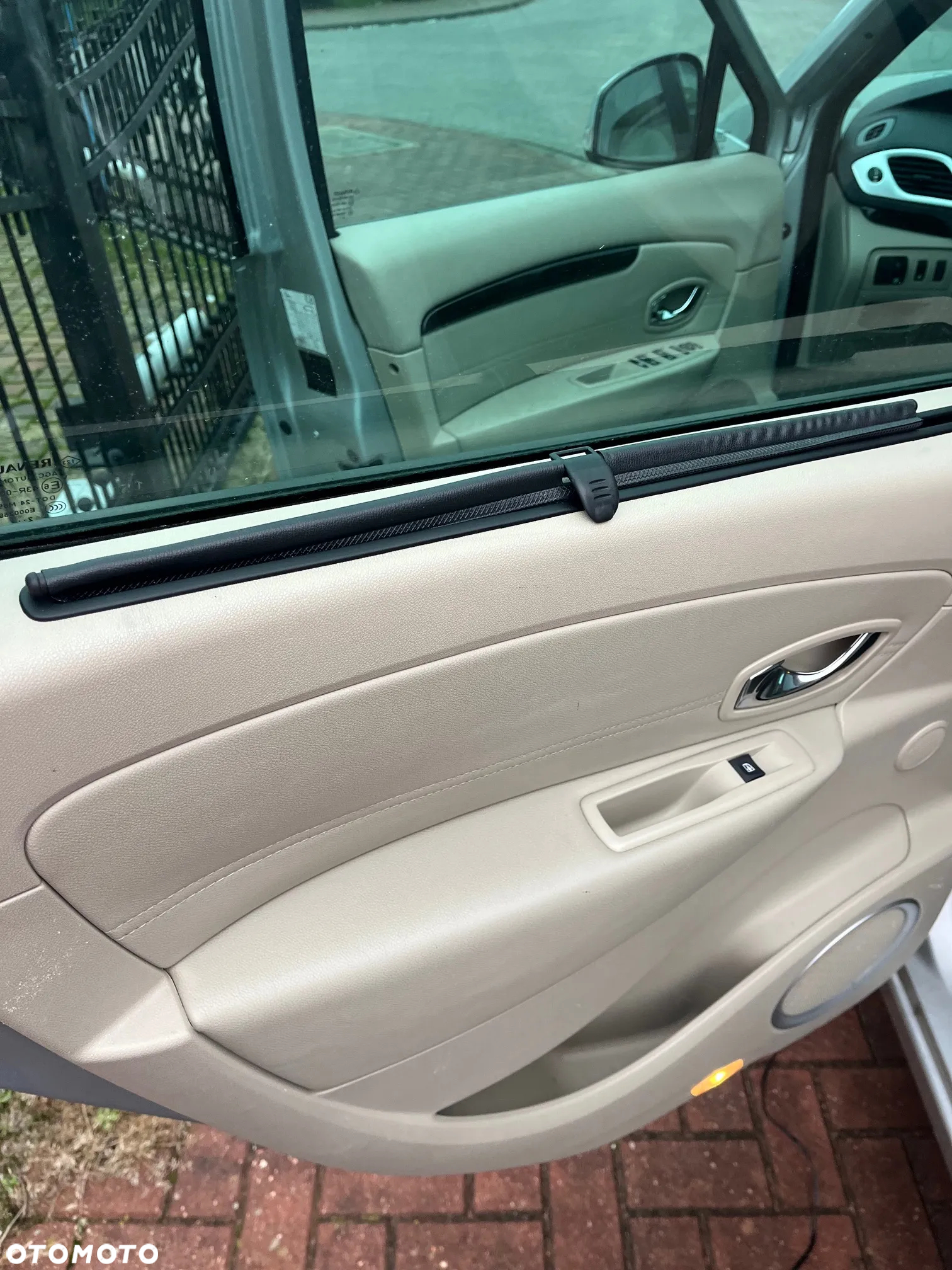 Renault Scenic dCi 150 FAP Luxe - 8