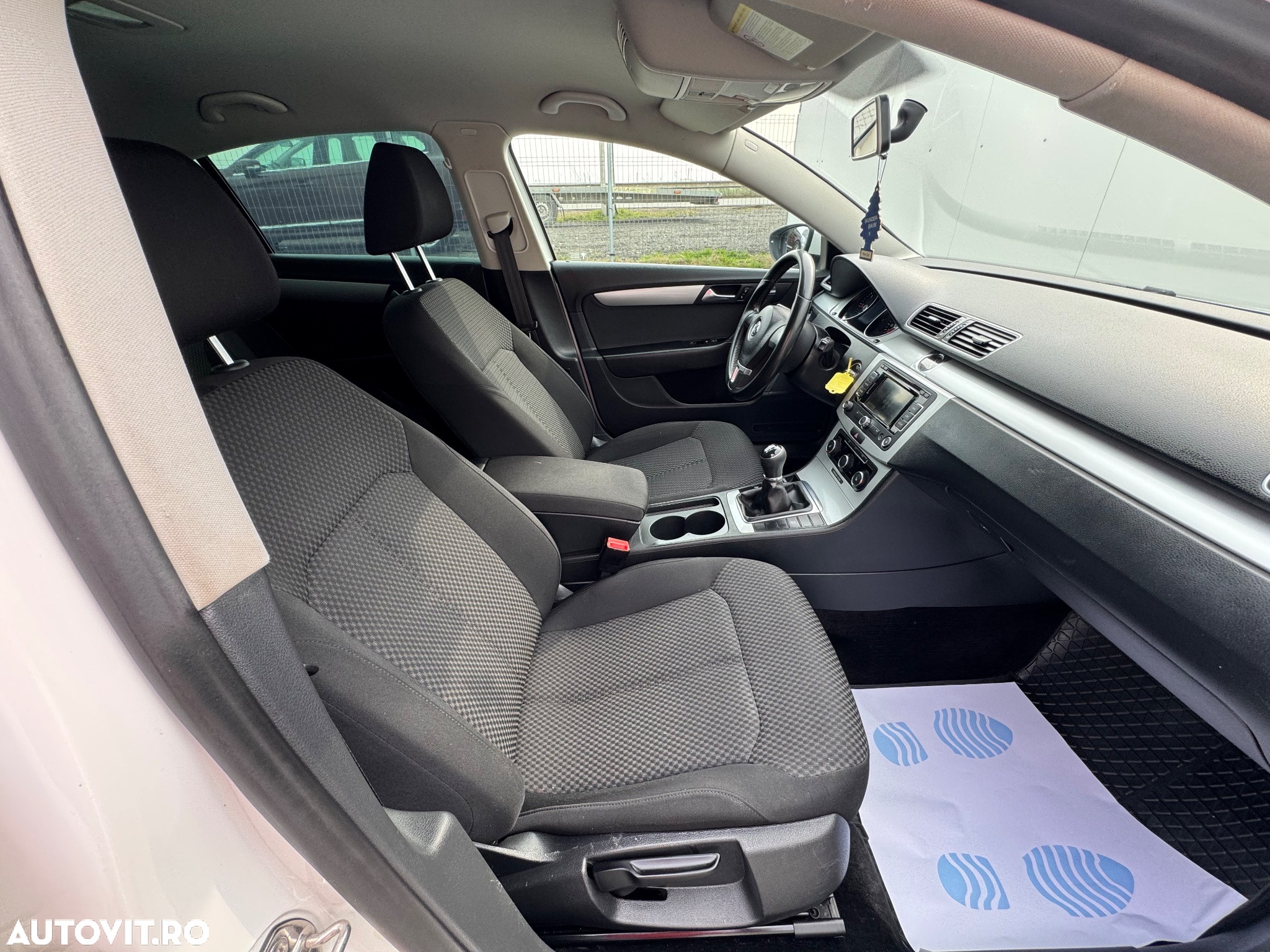 Volkswagen Passat 2.0 Blue TDI SCR Trendline - 8