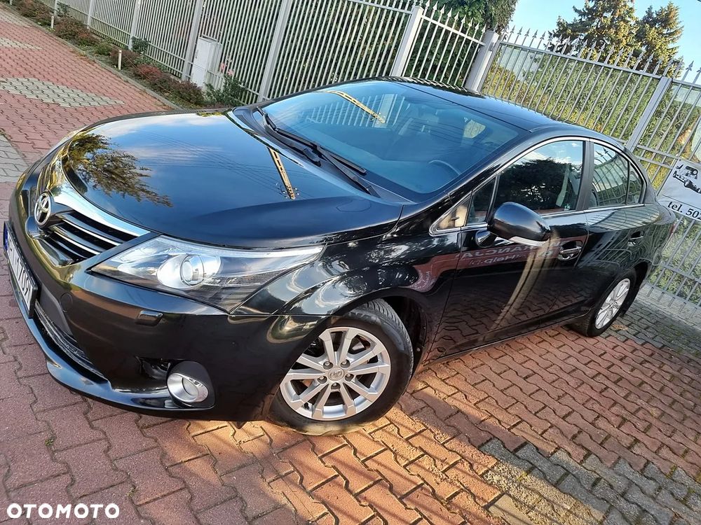 Toyota Avensis 2.0 Premium - 2