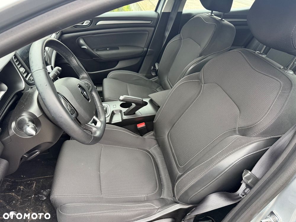 Renault Megane 1.5 Blue dCi Intens - 10