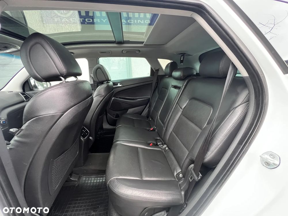 Hyundai Tucson 1.7 CRDI BlueDrive Style 2WD - 16