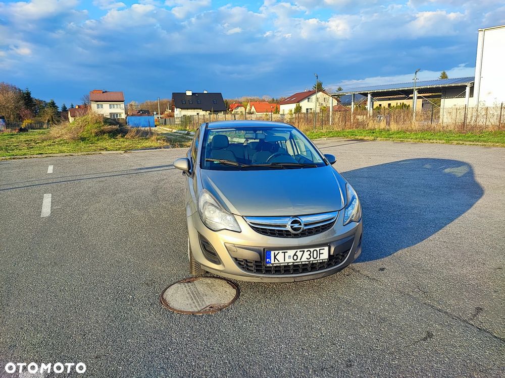 Opel Corsa 1.2 16V Essentia - 2
