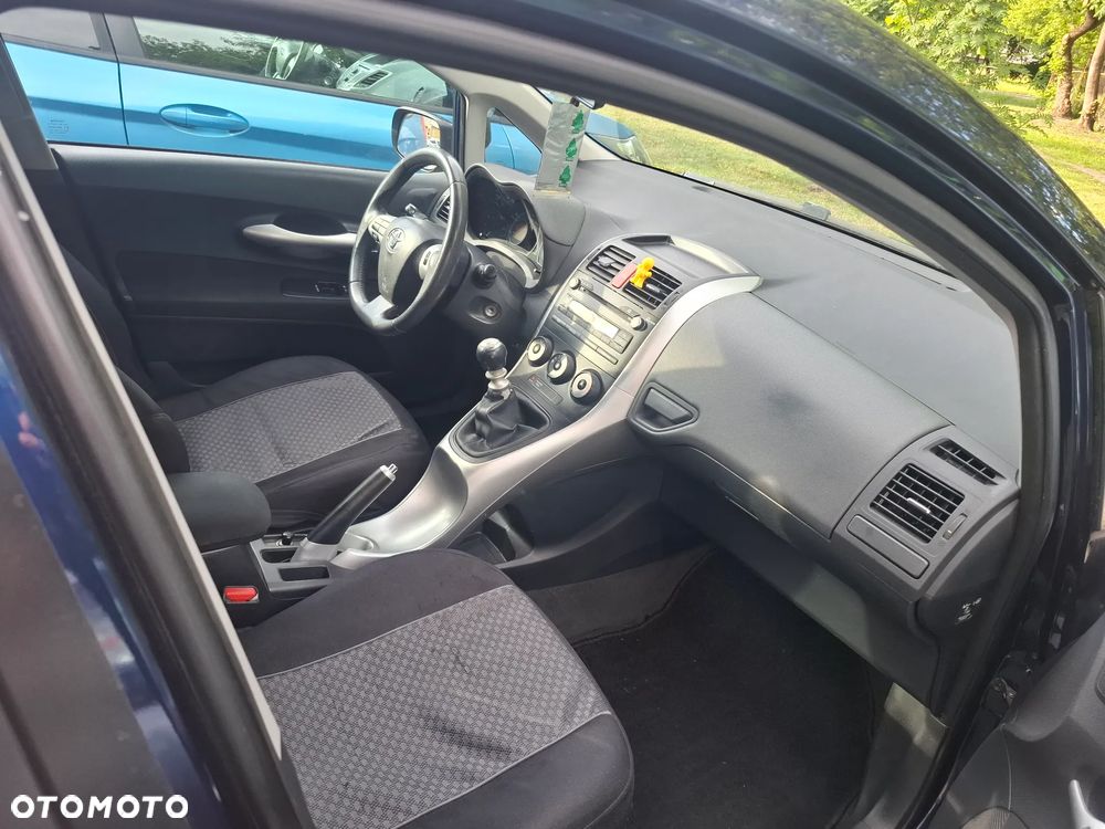 Toyota Auris 1.6 Dynamic - 2