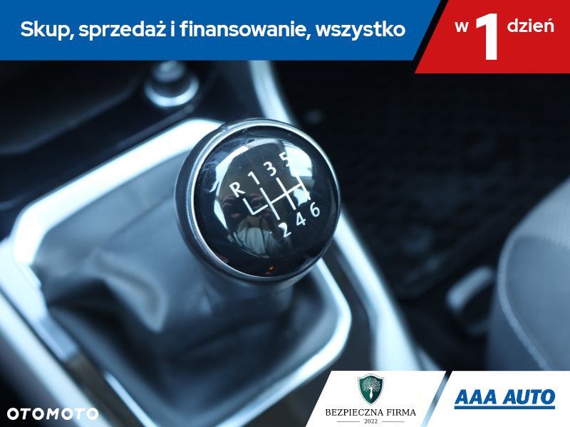 Volkswagen T-Roc - 18