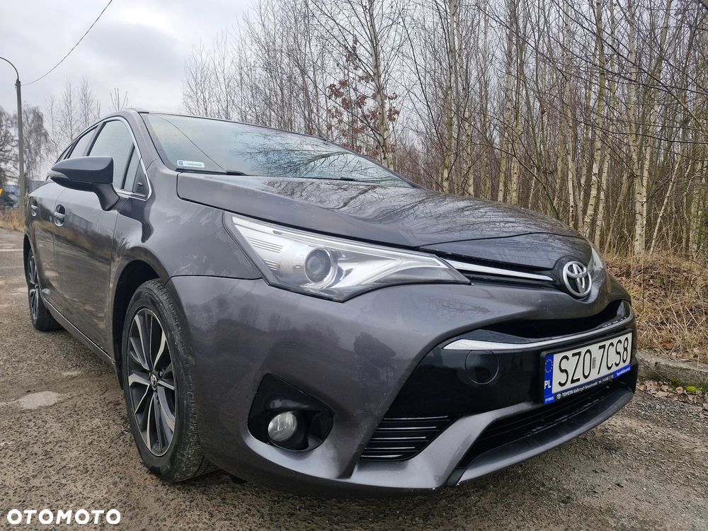 Toyota Avensis 2.0 D-4D Premium - 4