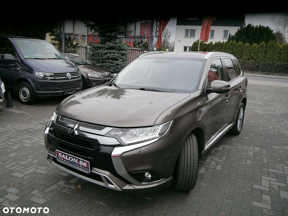 Mitsubishi Outlander - 8