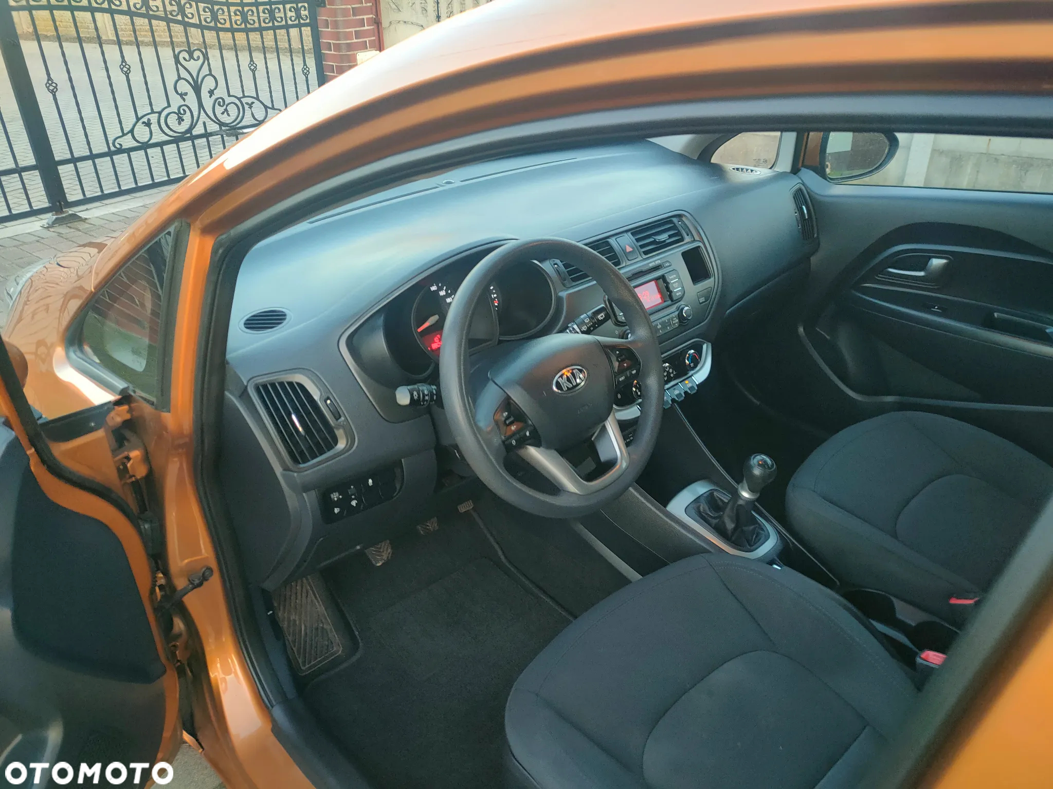 Kia Rio 1.2 Attract - 11