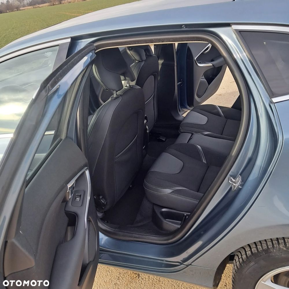 Volvo V40 D2 Momentum - 22