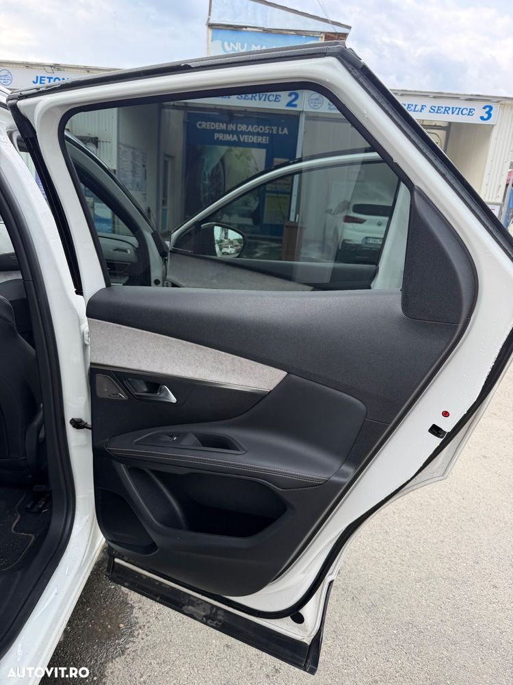 Peugeot 3008 PHEV 300 EAT8 4X4 GT - 5