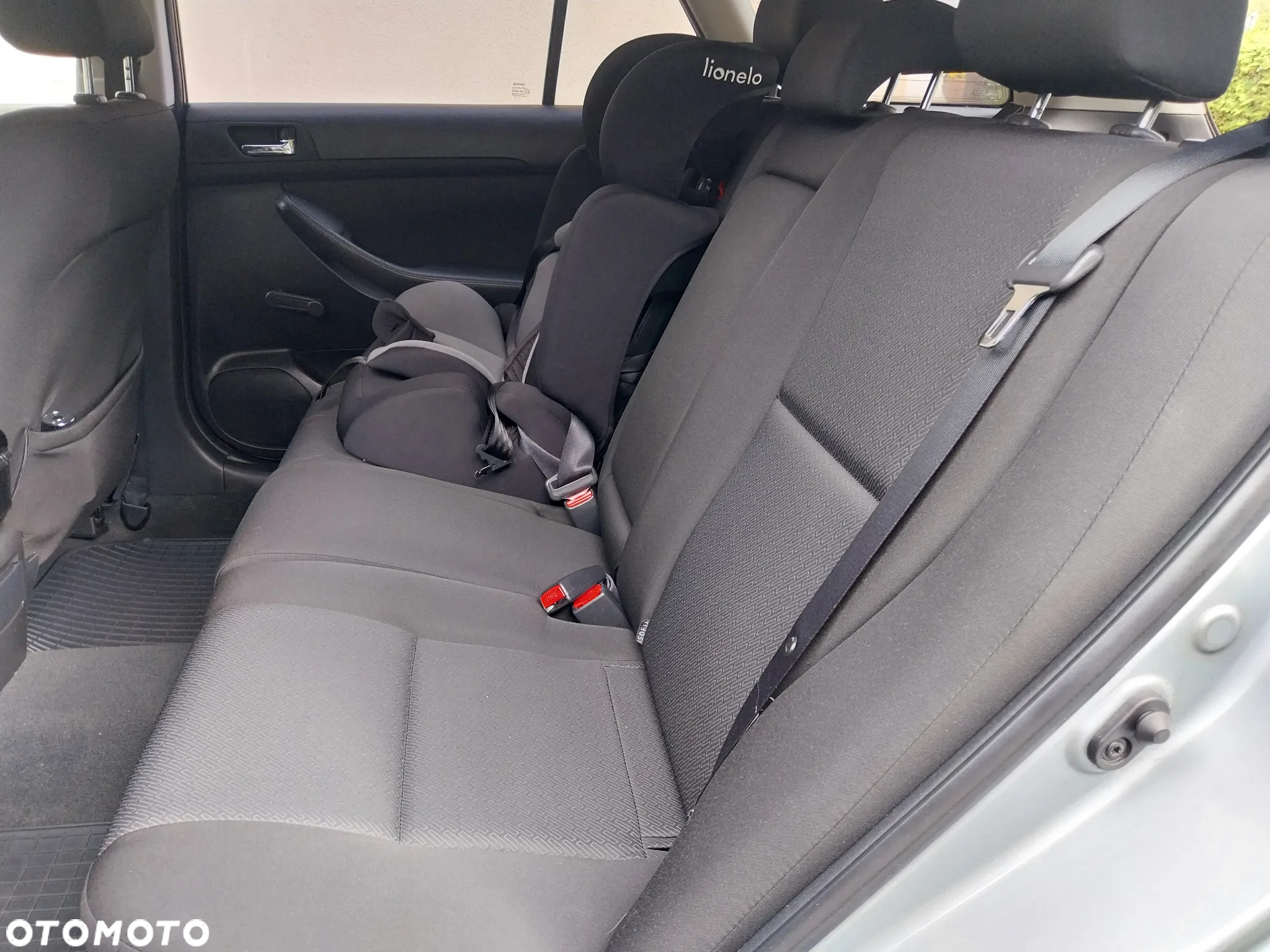 Toyota Avensis - 6