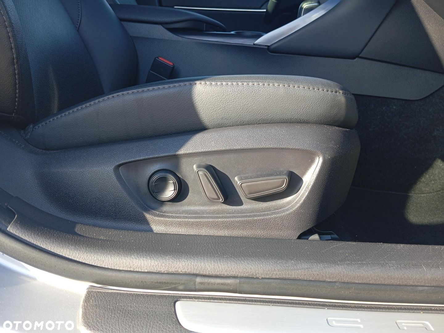 Toyota Camry 2.5 Hybrid Executive CVT - 25