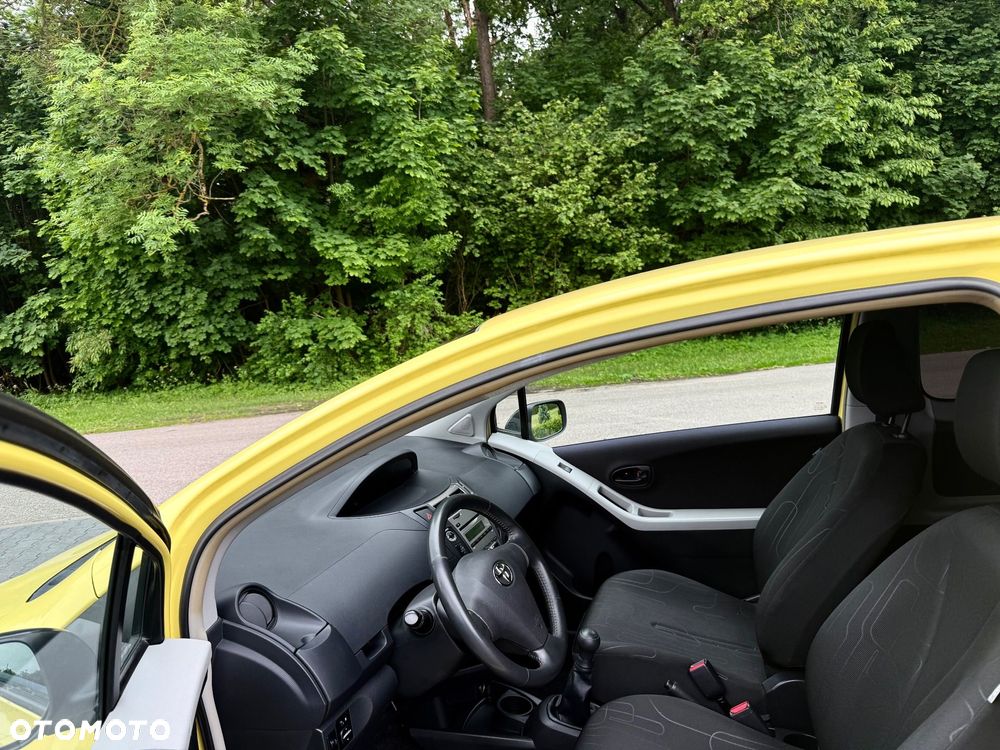 Toyota Yaris - 8