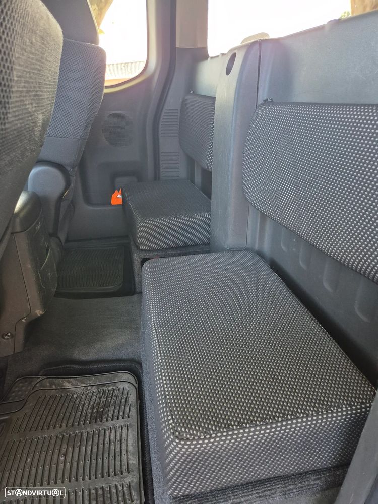 Nissan Navara 2.5 dCi KC SE Comfort - 14