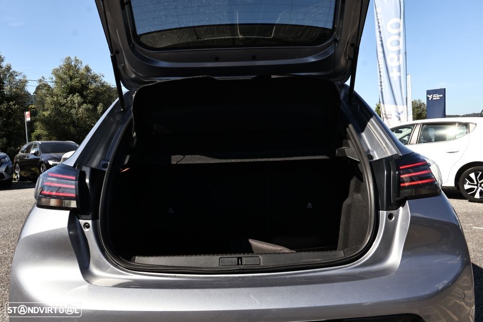 Peugeot e-208 Allure - 18