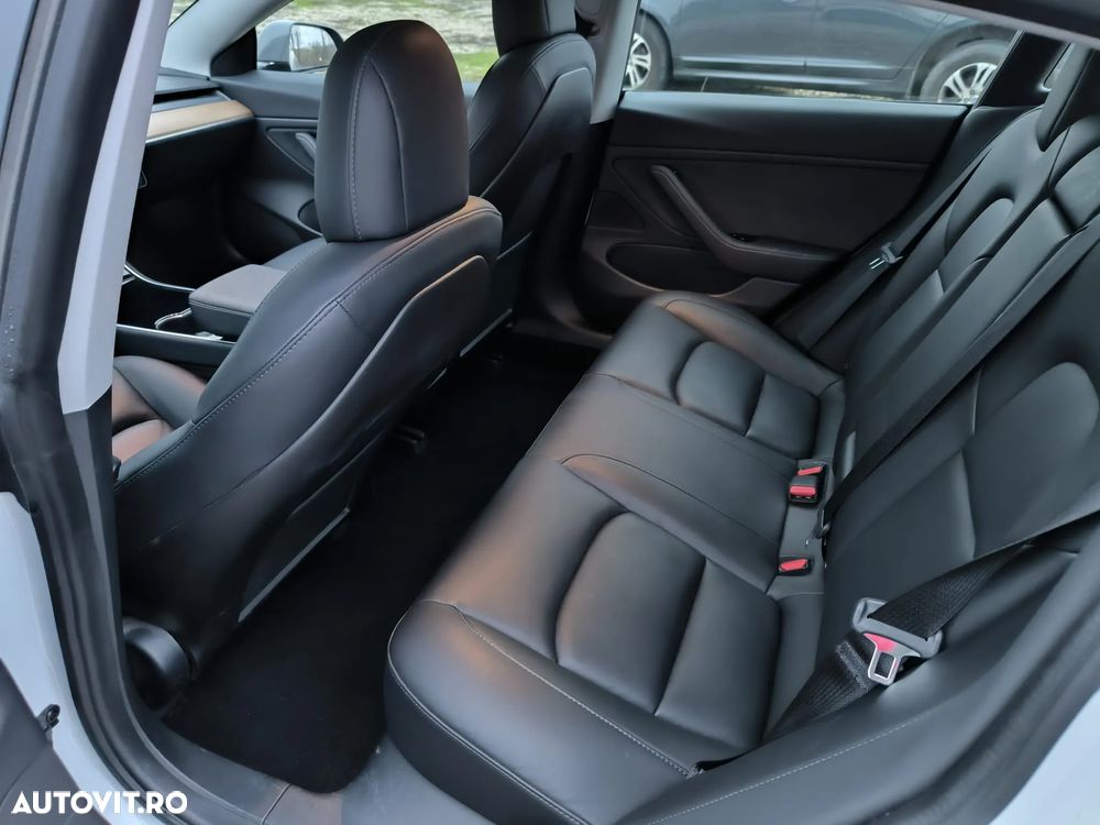 Tesla Model 3 - 14