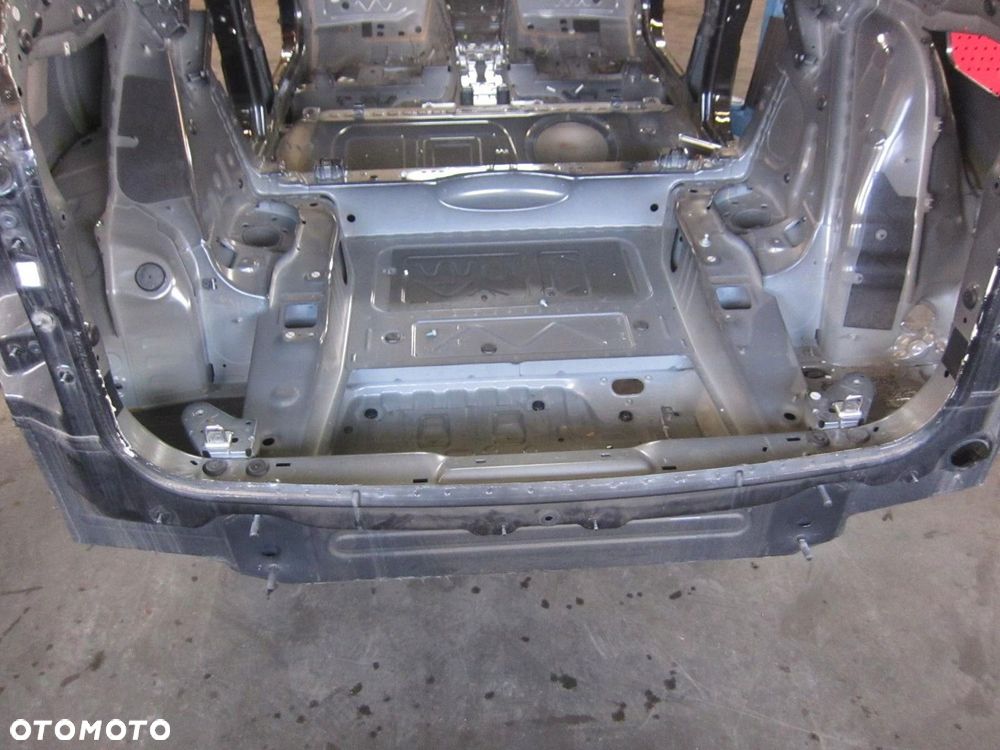 BMW X3 G01 KAROSERIA PAS TYLNY ĆWIARTKA PRAWA LEWA WANNA A90 SOPHISTO GRAU - 1