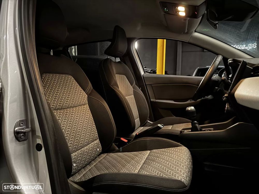 Renault Clio 1.0 TCe Evolution Bi-Fuel - 33