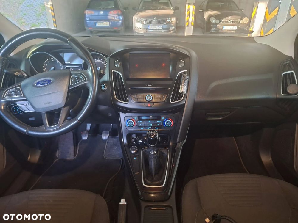 Ford Focus 1.5 EcoBoost Titanium ASS - 3