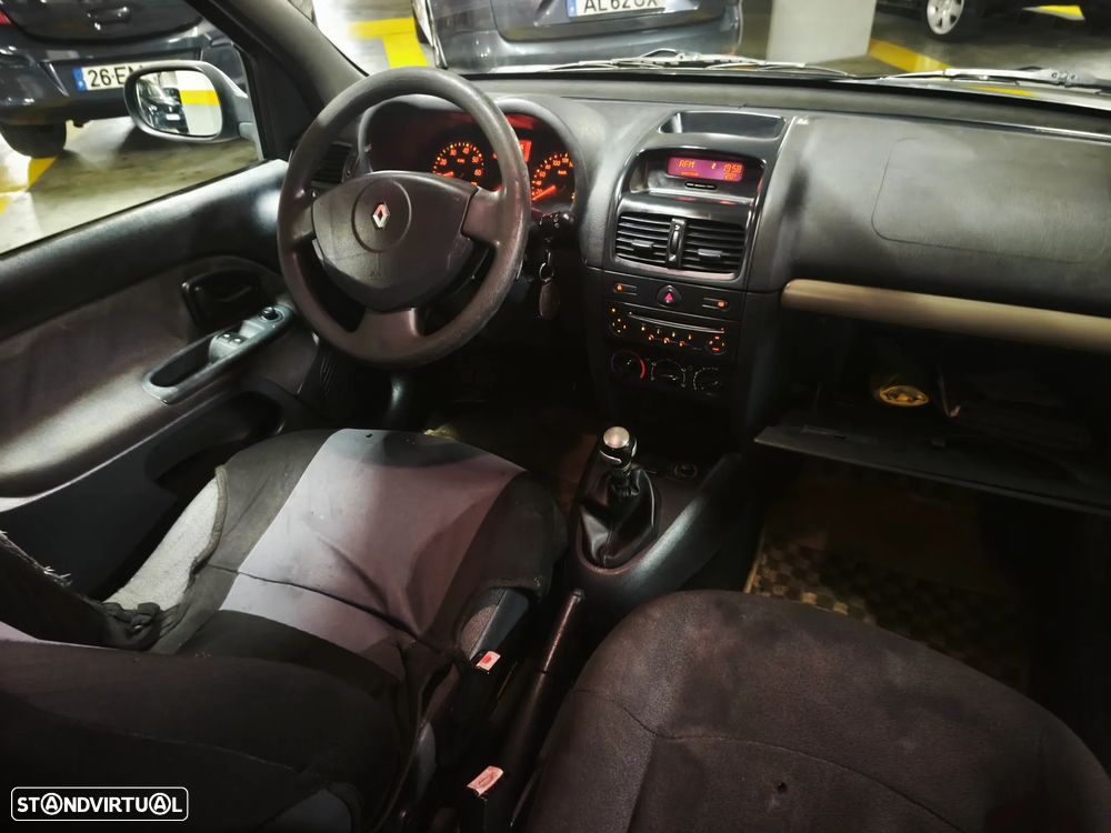 Renault Clio 1.2 Confort Authentique - 11