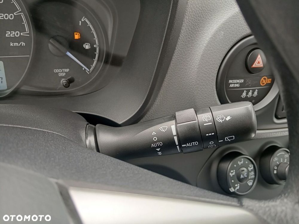 Toyota Yaris - 16