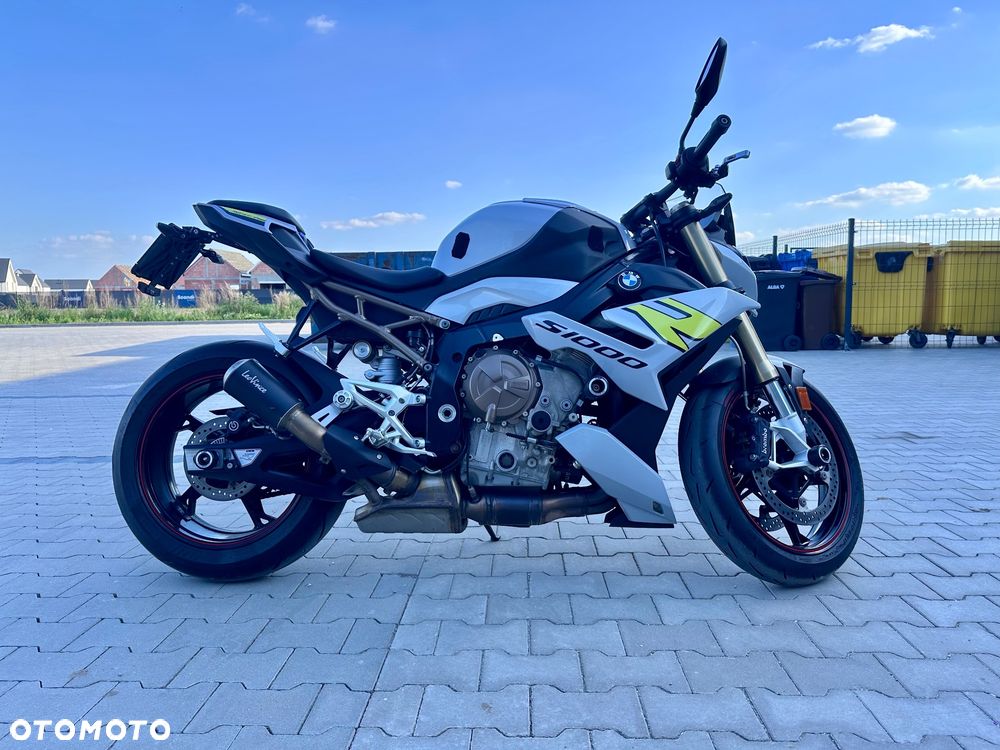 BMW S - 4
