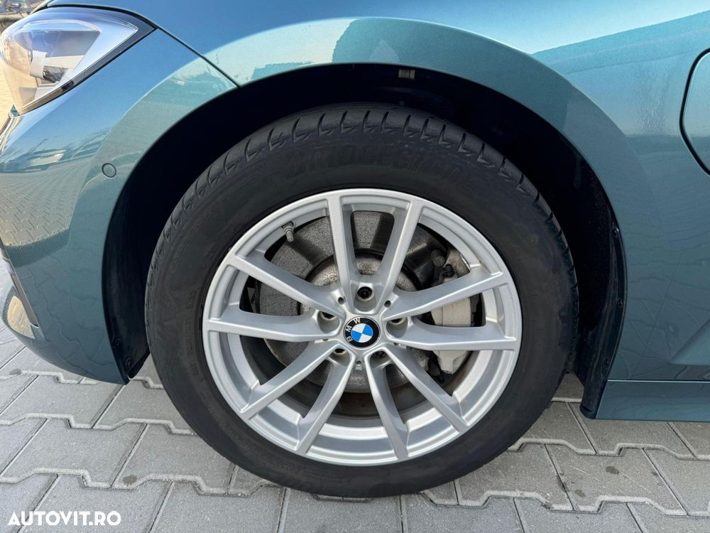 BMW Seria 3 330e AT PHEV - 34