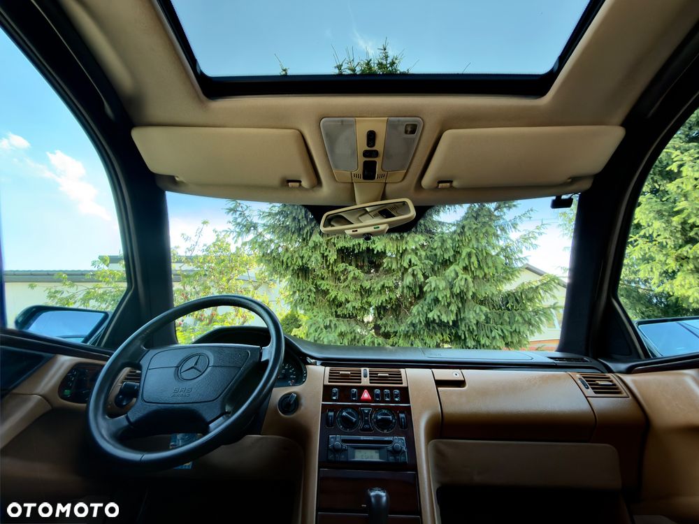 Mercedes-Benz Klasa E 320 Avantgarde - 26