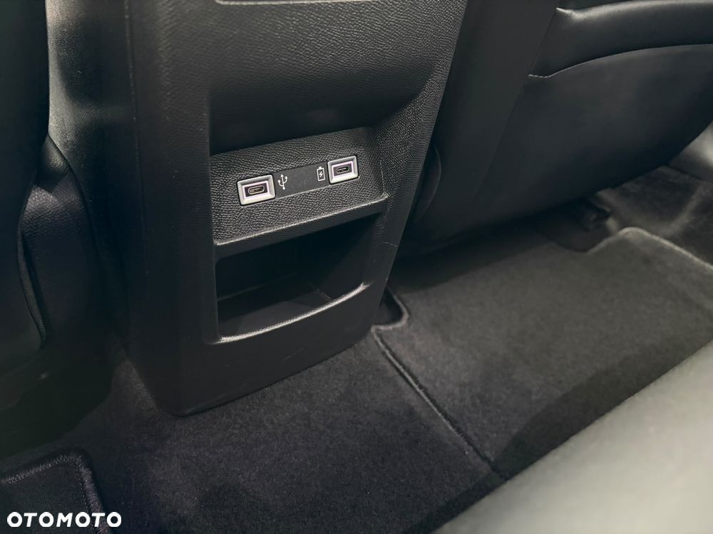 Peugeot 308 1.6 Hybrid PHEV Allure Pack EAT8 - 33