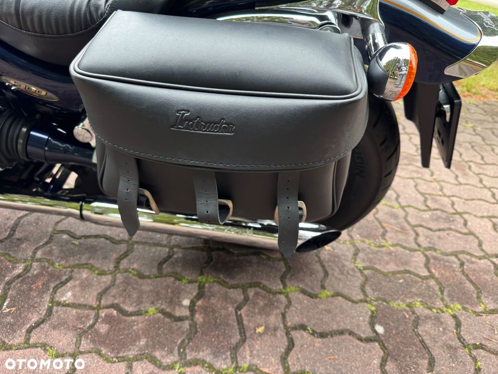 Suzuki Intruder - 16
