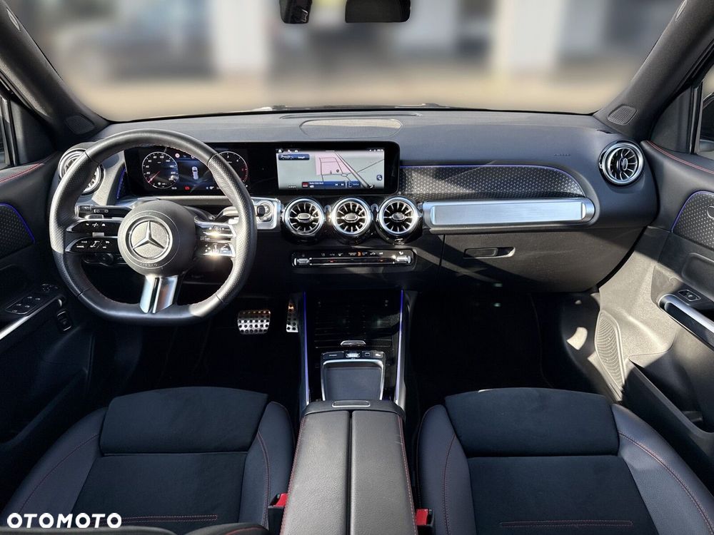 Mercedes-Benz GLB - 16