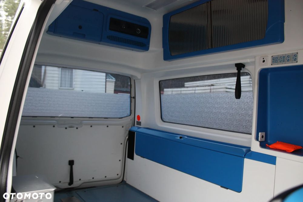 Volkswagen Transporter T5 LIFT - 8