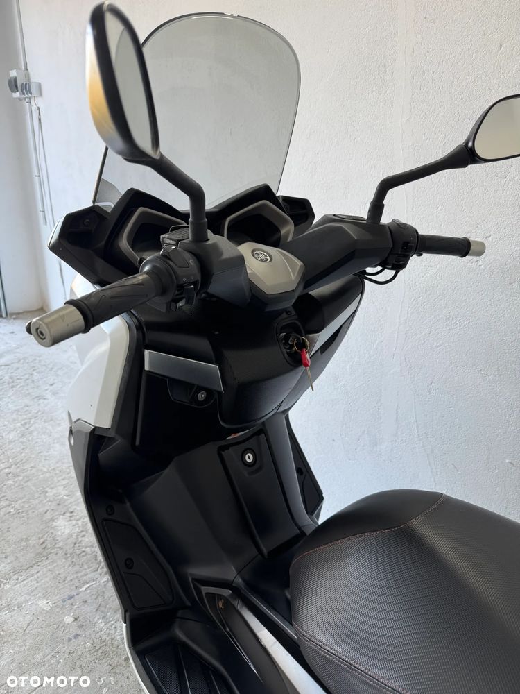Yamaha X-max - 9